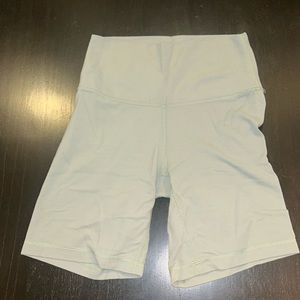 ARITZIA TNA bike shorts size small